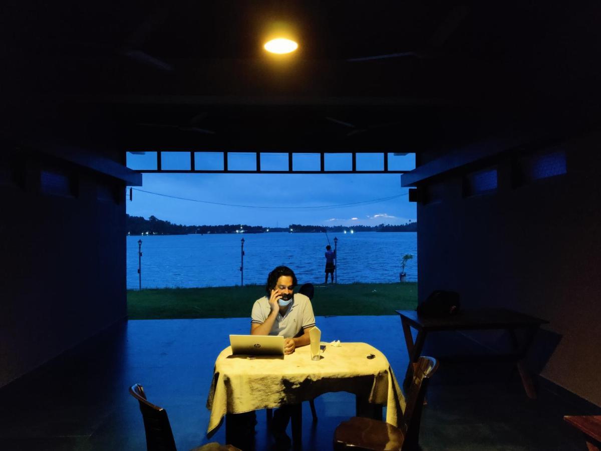 Wind &Waves Apartment Kollam Bagian luar foto