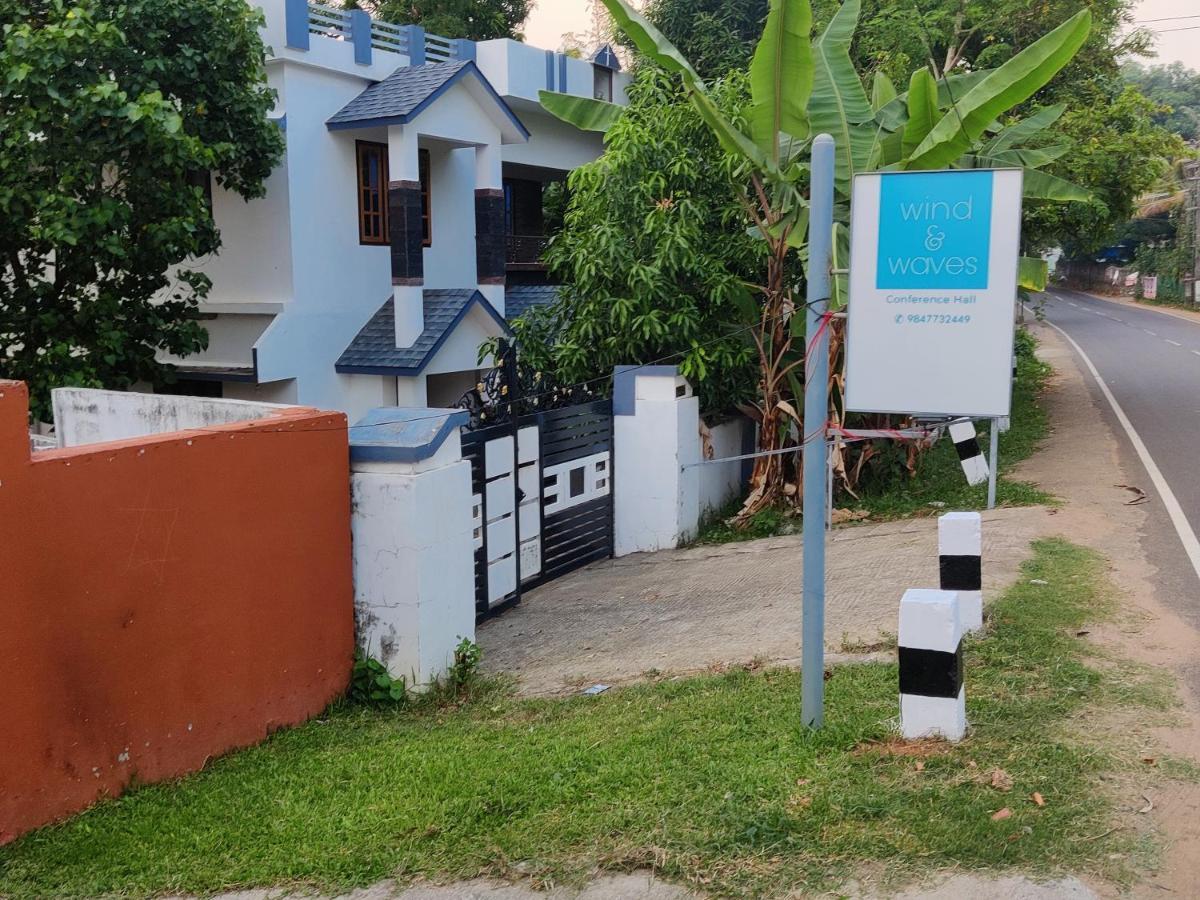Wind &Waves Apartment Kollam Bagian luar foto
