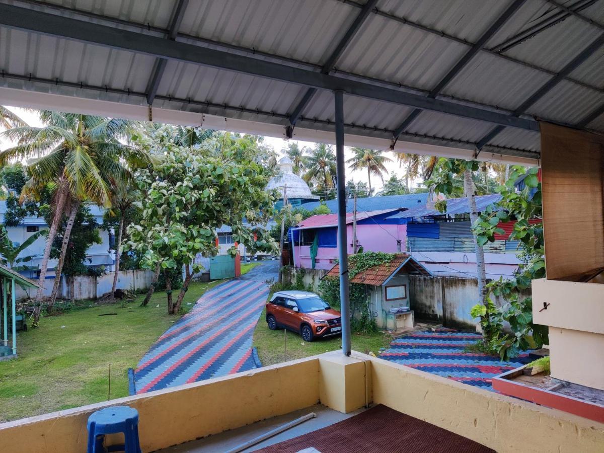 Wind &Waves Apartment Kollam Bagian luar foto