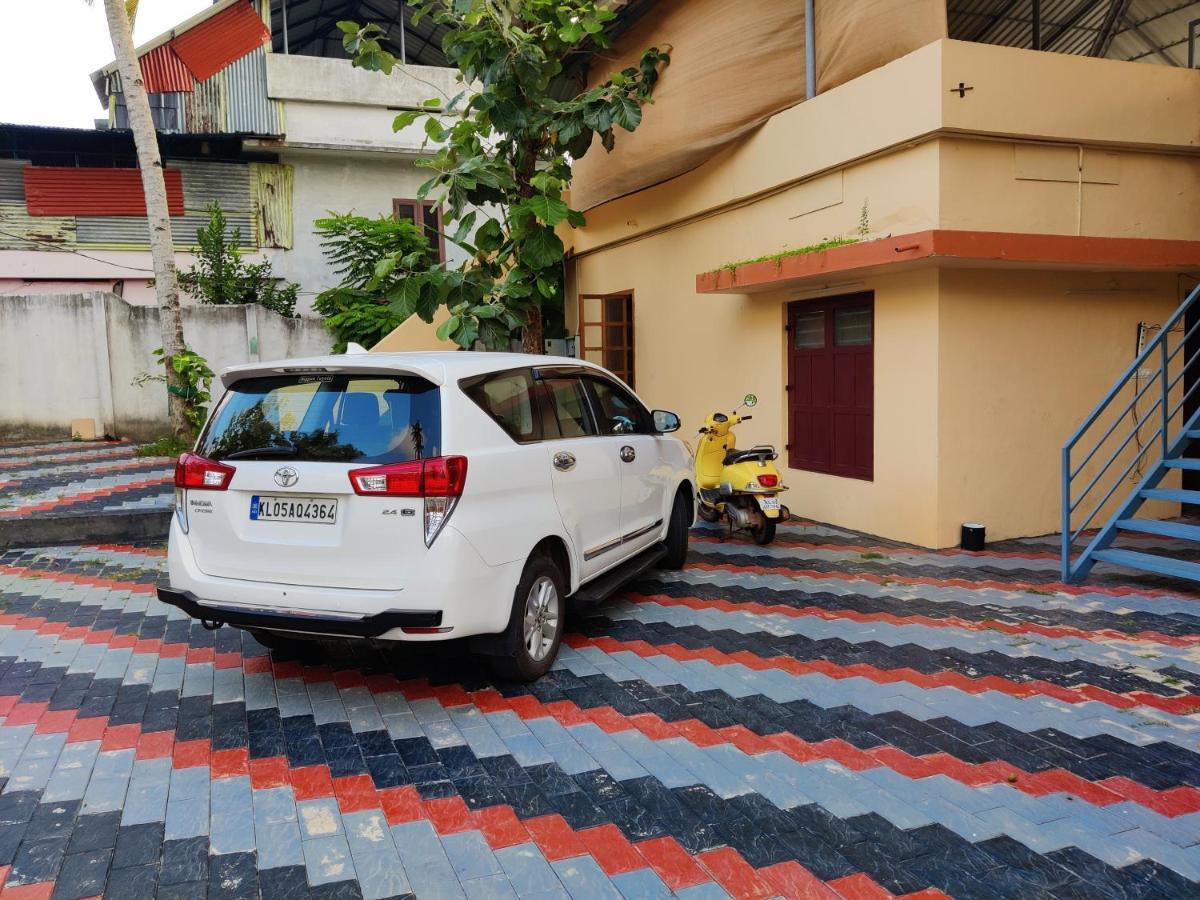 Wind &Waves Apartment Kollam Bagian luar foto
