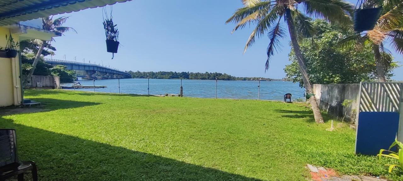 Wind &Waves Apartment Kollam Bagian luar foto